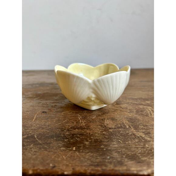 Vintage Belleek Irish Porcelain Cream Shell Salt Bowl, Marked | Vintage Seashell - Picture 2 of 5